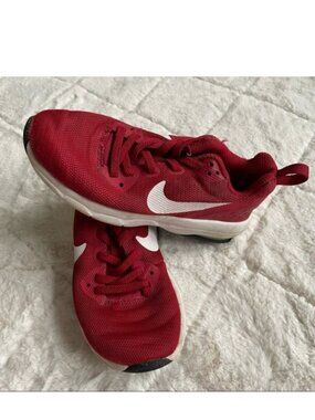 Nike | Red and White Air Max Motion LW PS Running Shoe | Size 11C